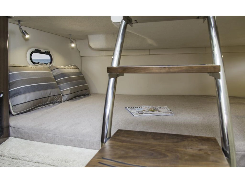Regal 26 Express Cruiser 2026 alt