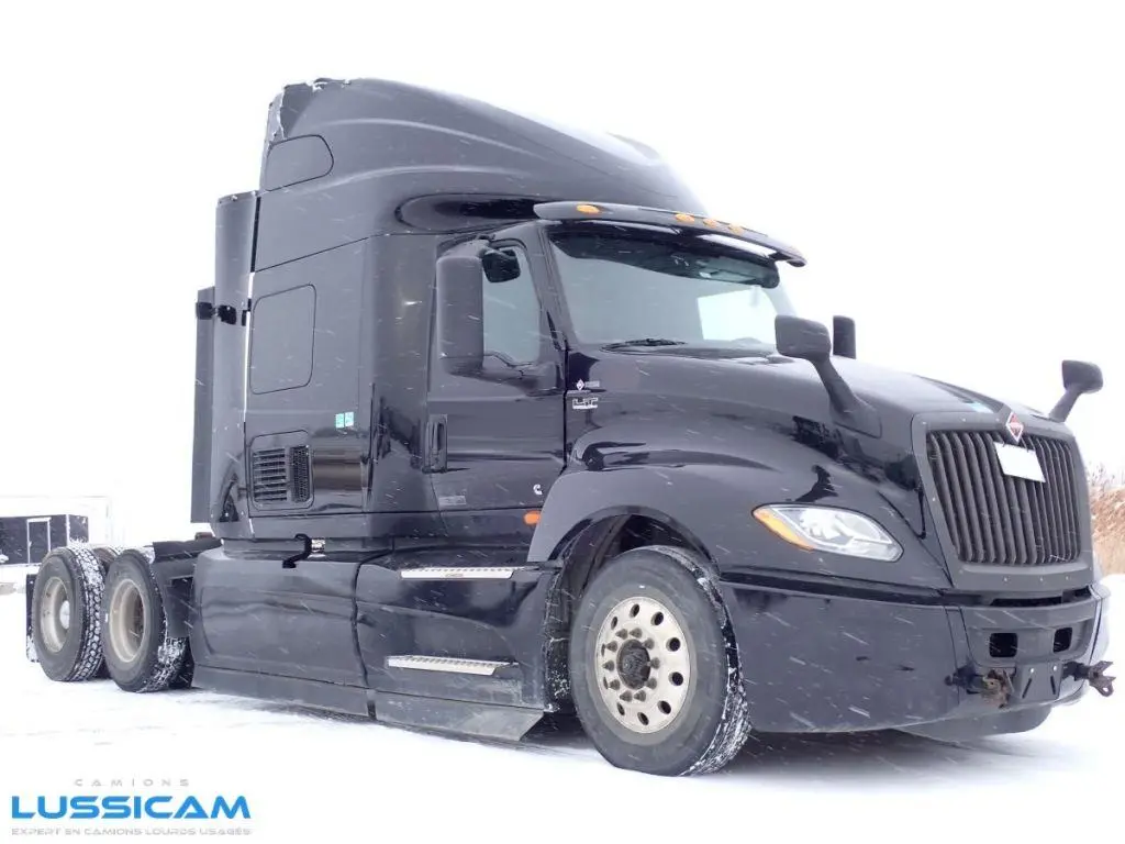 2023 International LT625