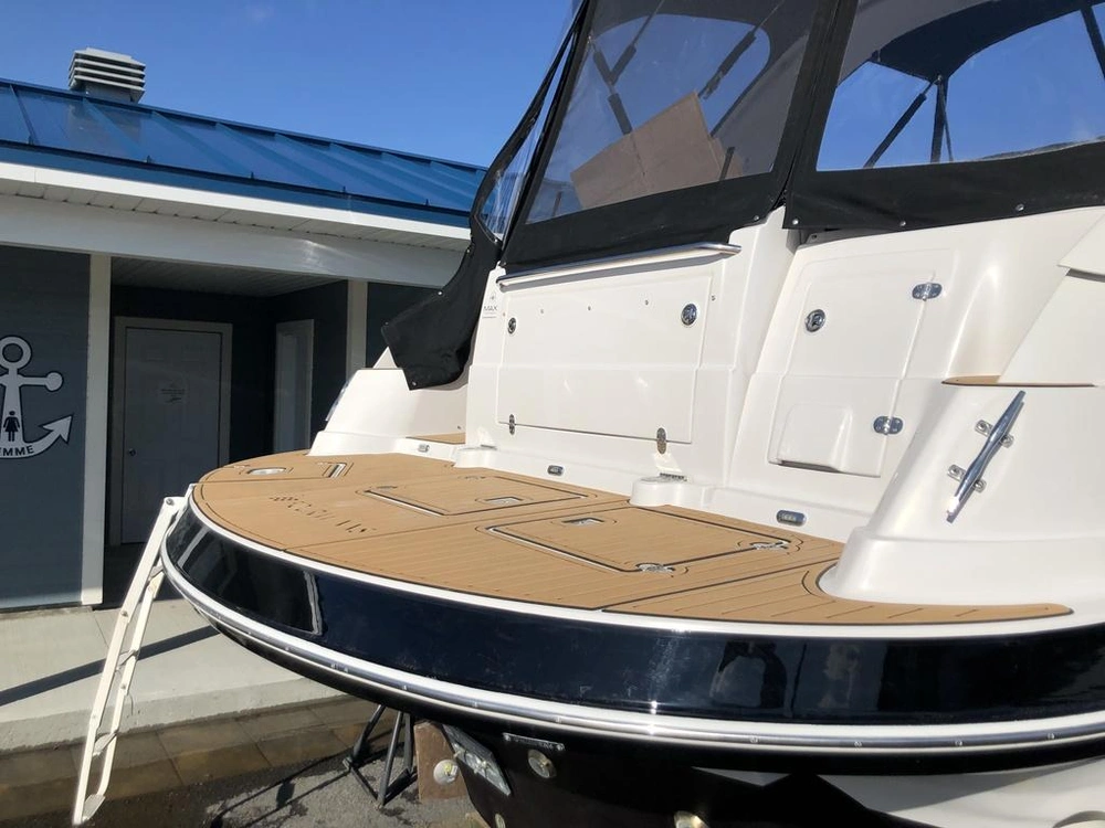 2005 Four Winns 348 alt