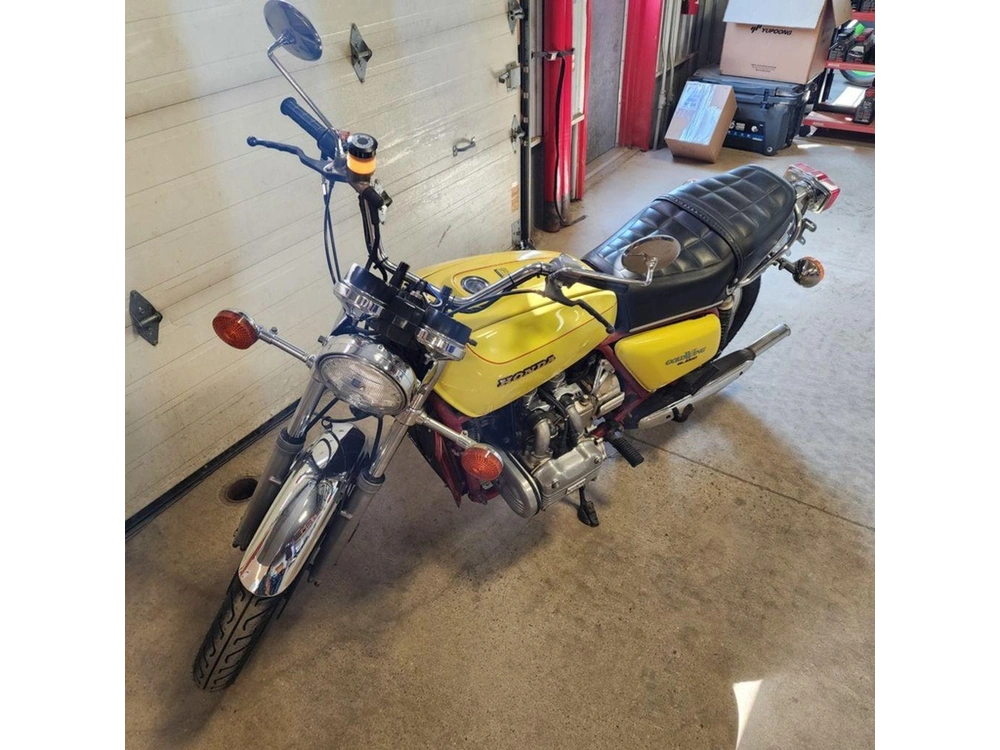 1976 Honda Goldwing alt