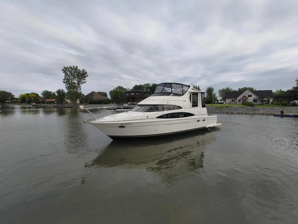 Carver Yachts 444 Motor Yacht 2004 alt