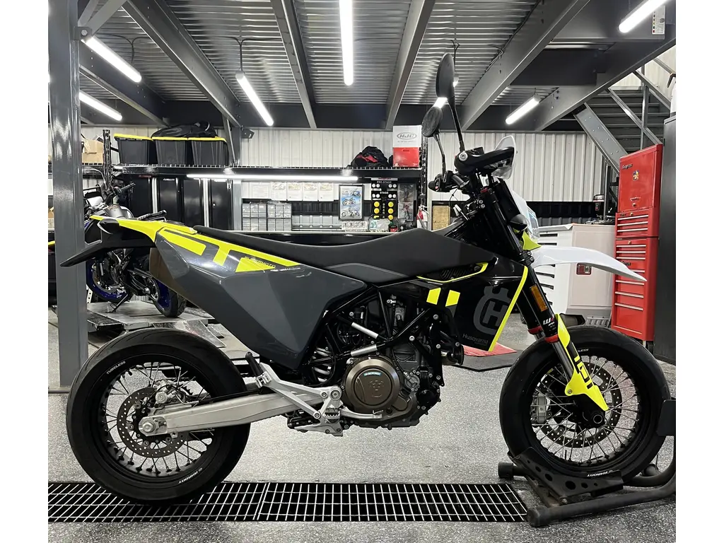 2023 Husqvarna 701 SM