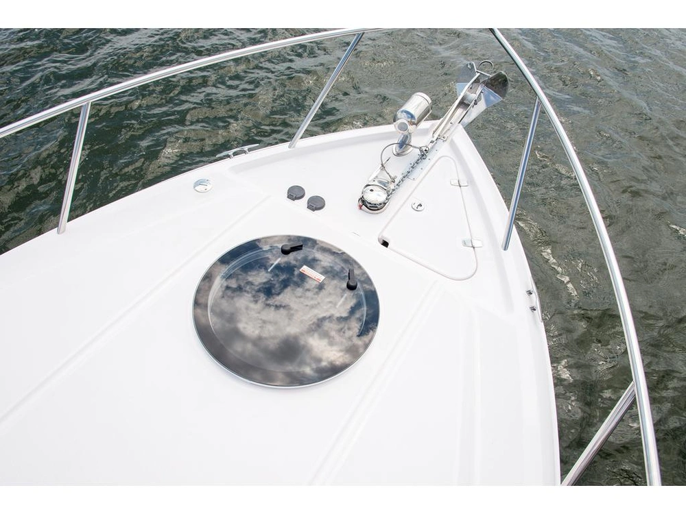 Regal 26 Express Cruiser 2026 alt