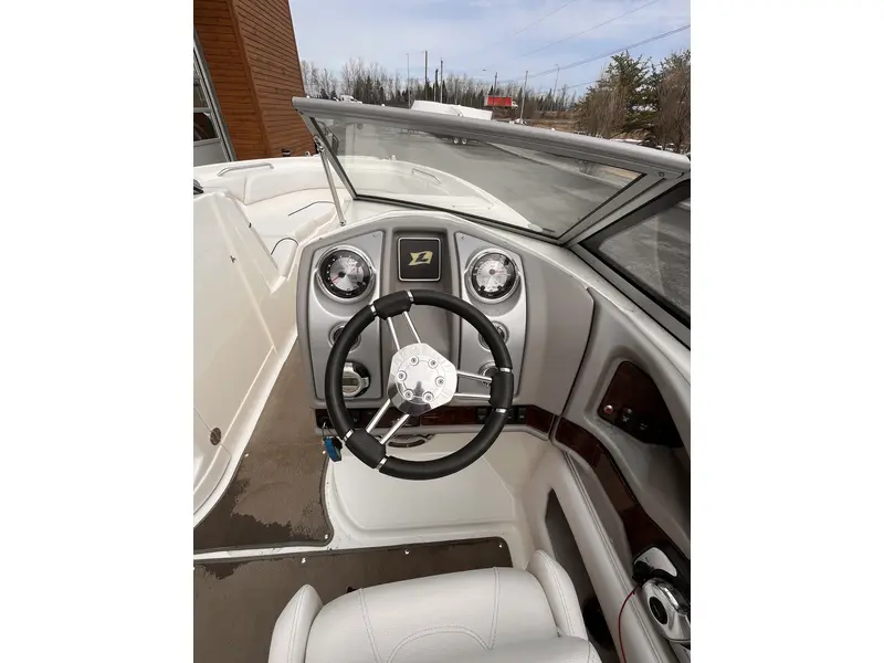 Larson LXI 258 volvo 5,7 2010