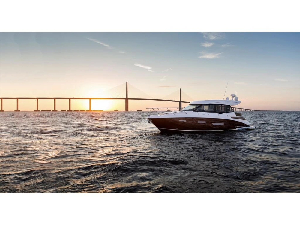 Regal 42 Grande Coupe 2026 alt