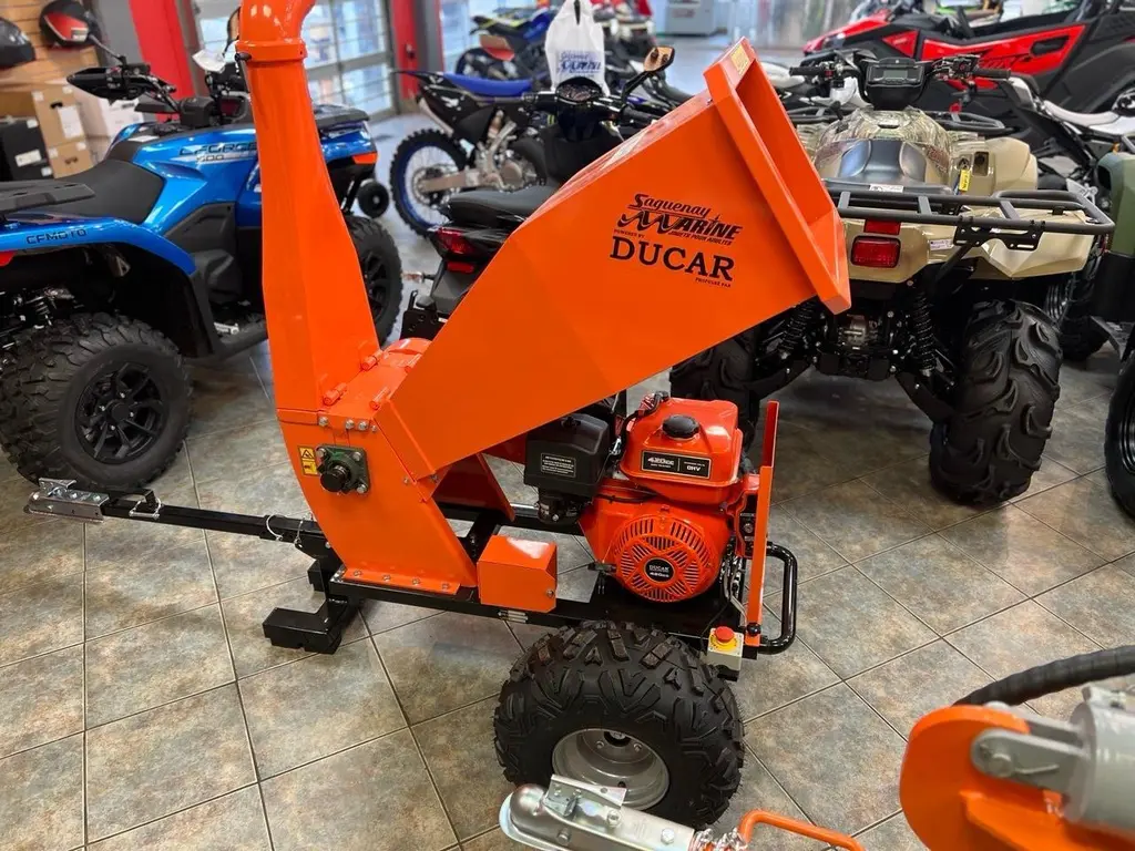 Ducar DECHIQUETEUSE A BOIS HEAVY 2025