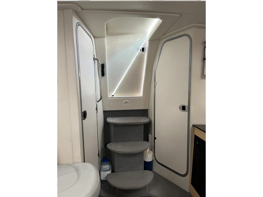 2011 Bayliner 315 Sb alt