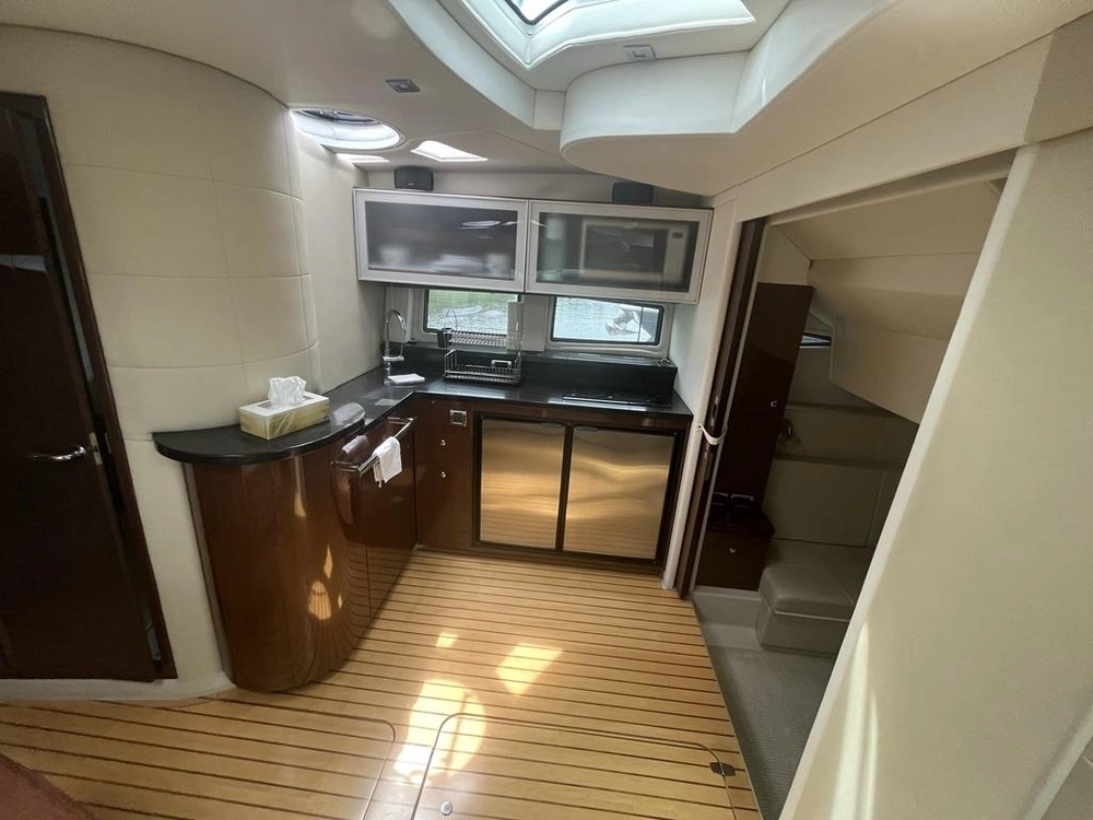 2012 Four Winns V435 alt