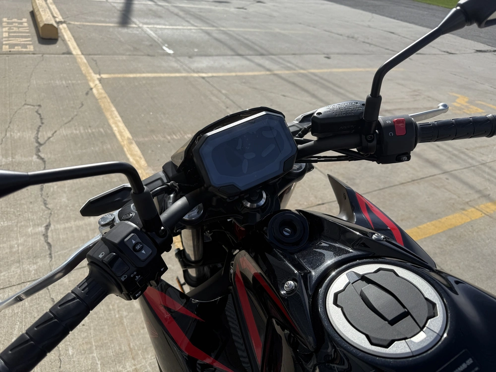Kawasaki Z650 Abs 2025 alt