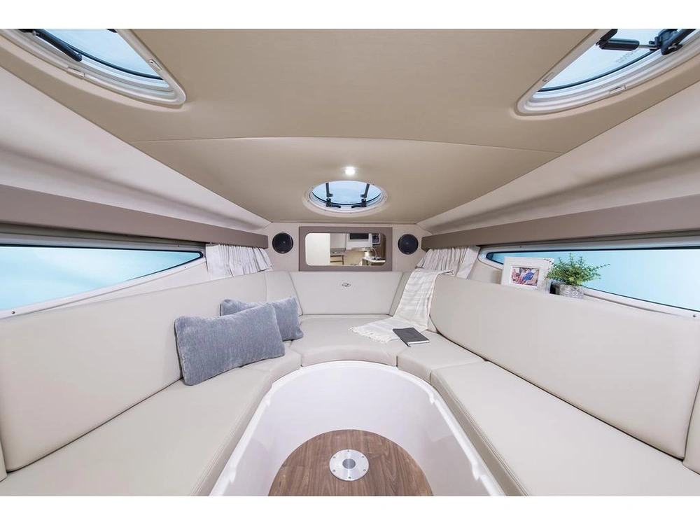 2026 Regal 28 Express alt