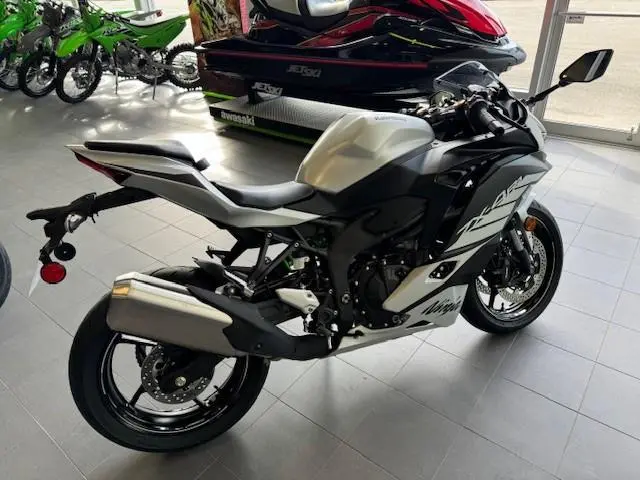 2025 Kawasaki ZX-4RR