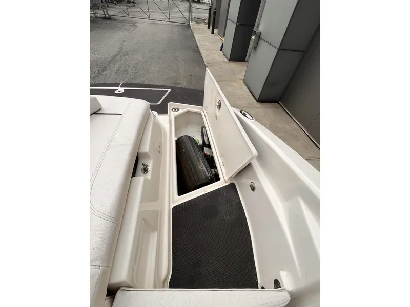 Larson LXI 258 volvo 5,7 2010
