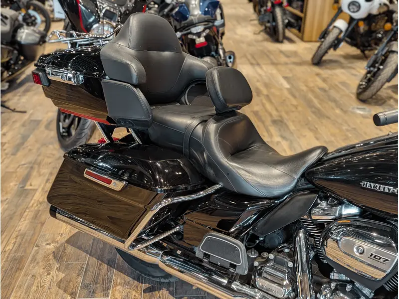 2018 Harley-Davidson Electra Glide Ultra Limited // Vivid Black