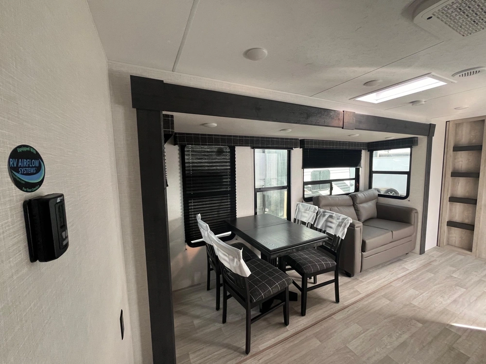 2024 Sportsmen Sportsmen Destination 362db alt