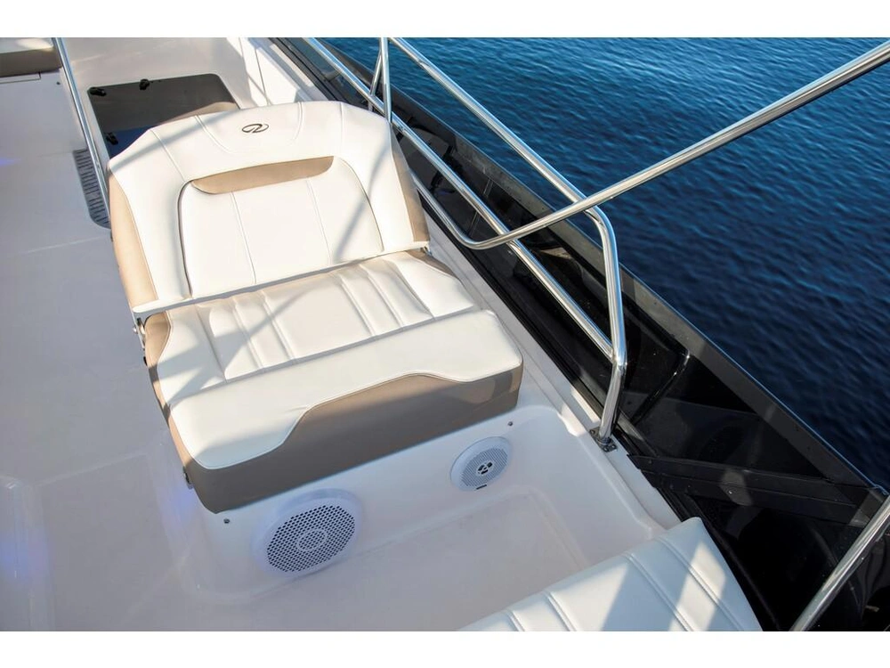 Regal 42 Flybridge 2026 alt