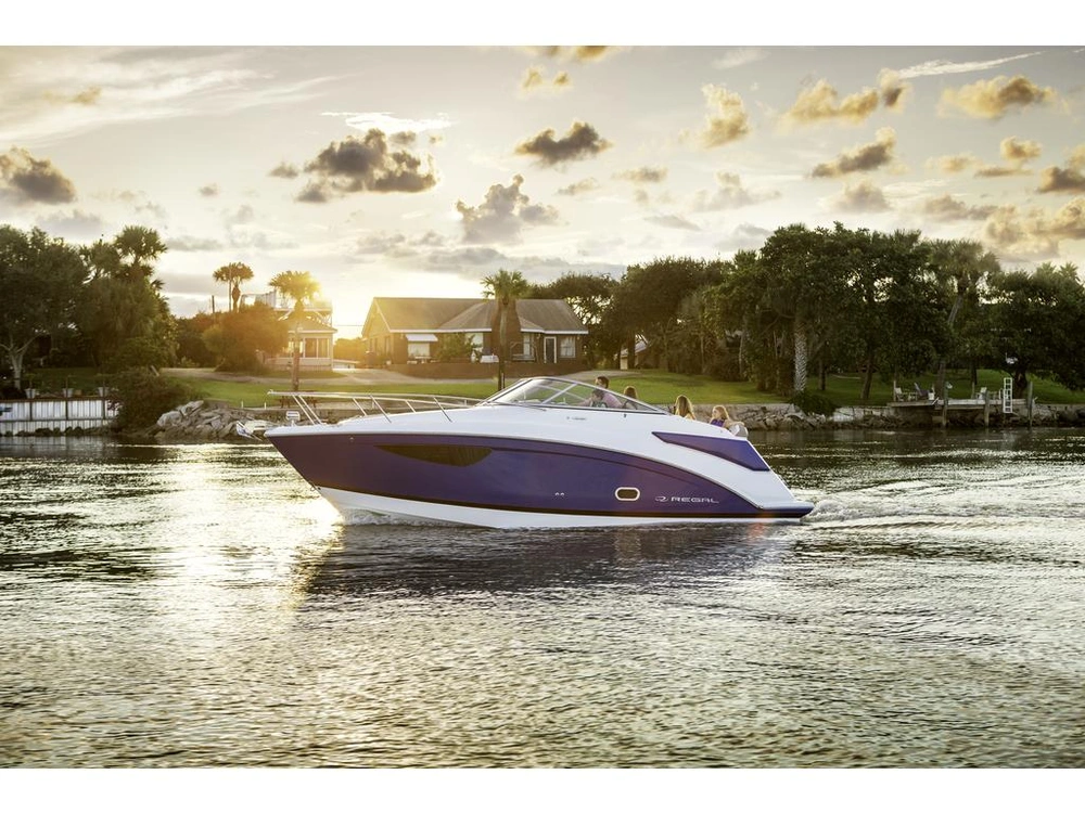 Regal 26 Express Cruiser 2026 alt