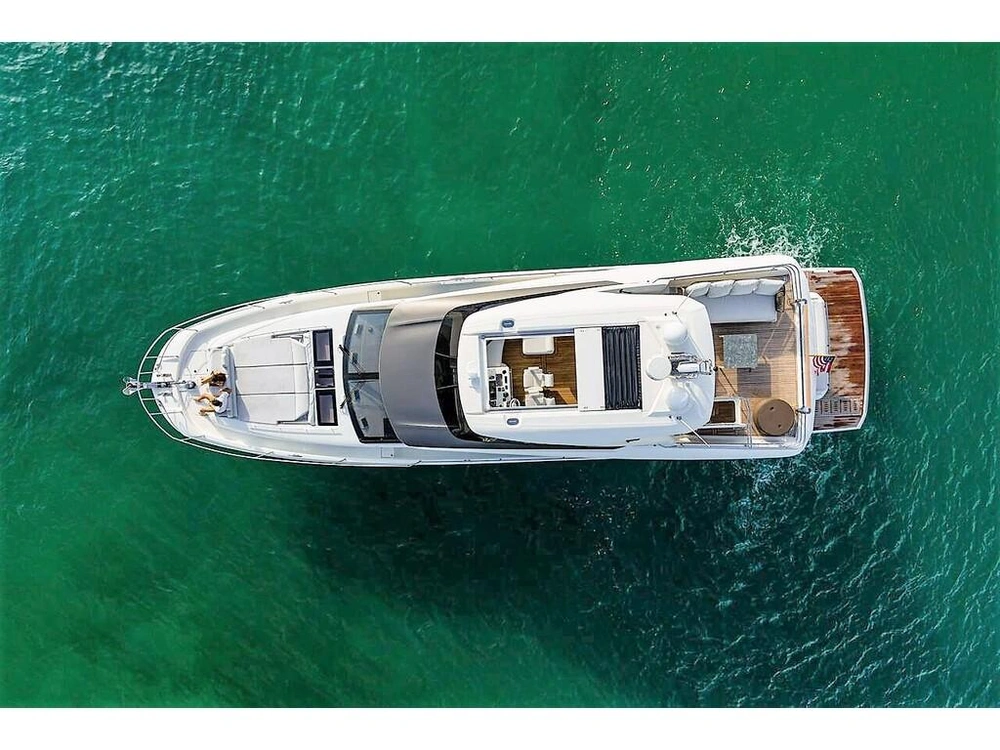 Prestige Yachts 690 F 2026 alt