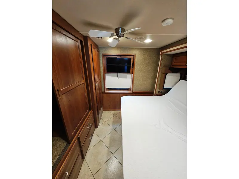 2014 WINNEBAGO ITASCA SUNCRUISER 38Q