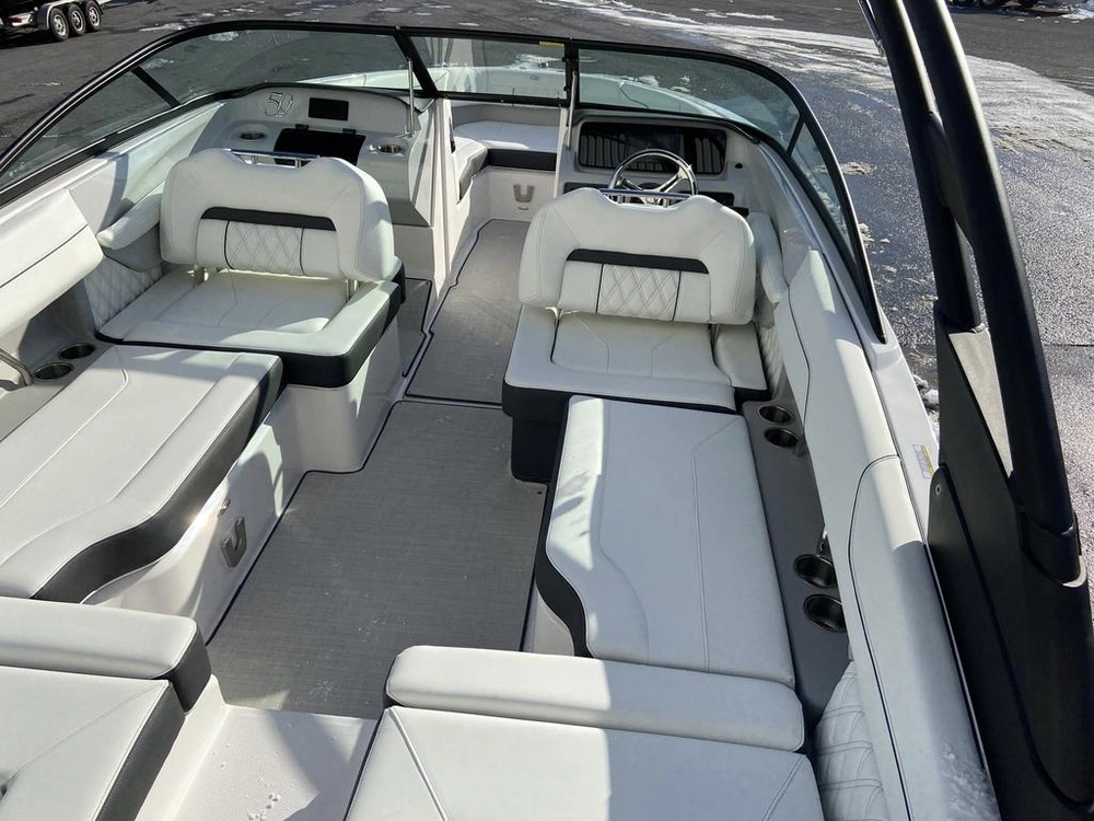 Regal Lx2 2021 alt