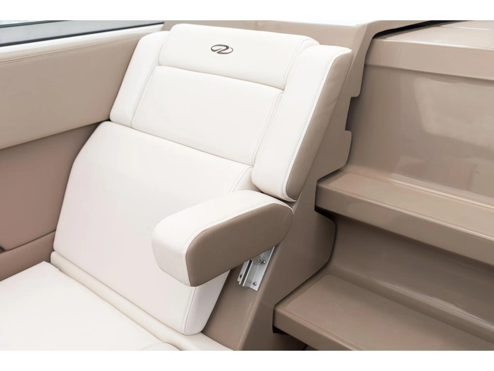 2026 Regal 28 Express alt