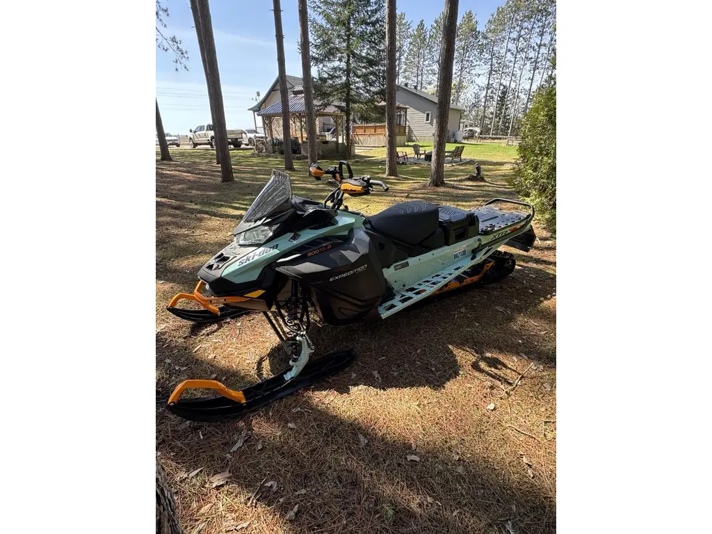 2024 Ski-Doo EXPEDITION XTREME 900R