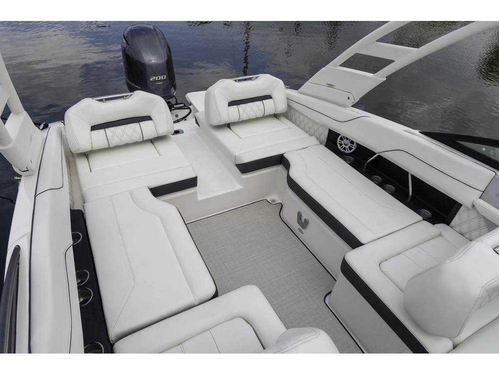 Regal Lx2 2026 alt