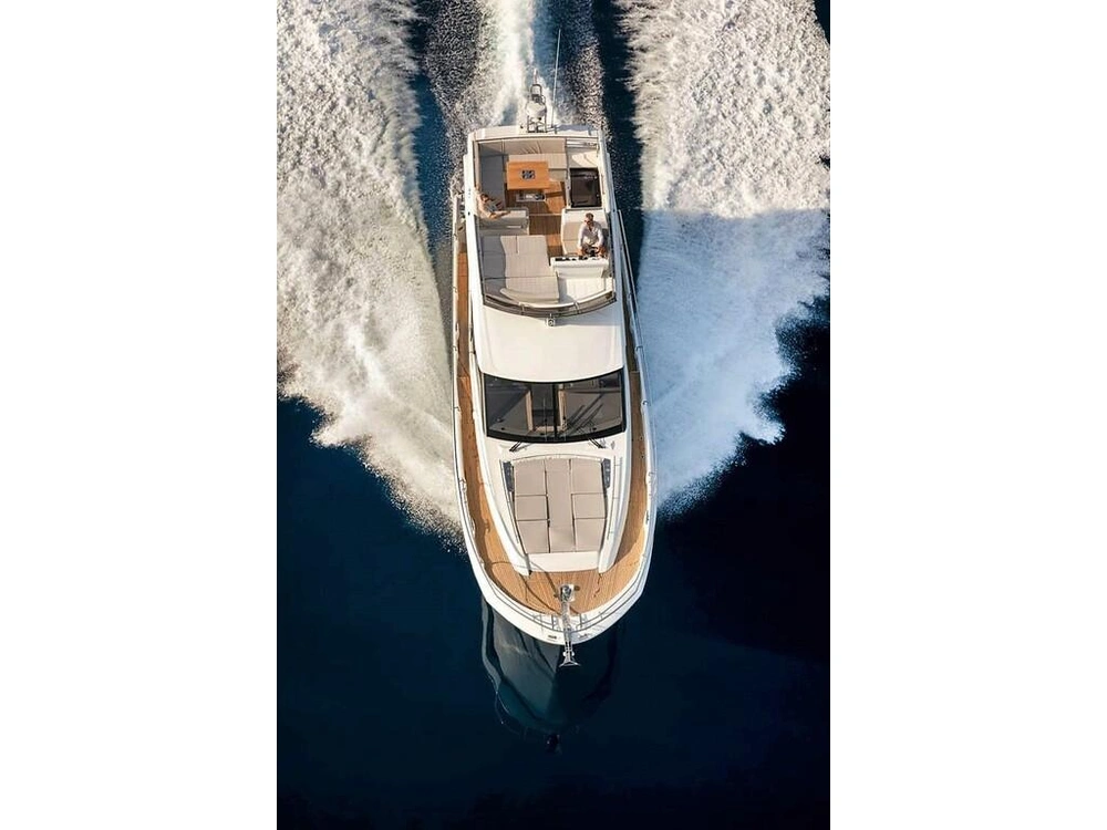 Prestige Yachts 520 Fly 2026 alt