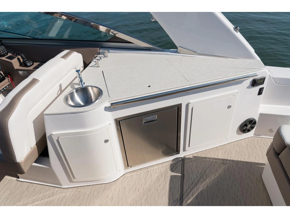 Regal 33xo 2026 alt