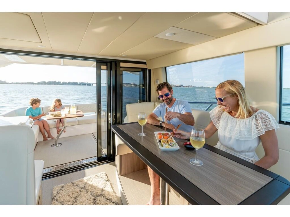 Regal 42 Xo 2026 alt