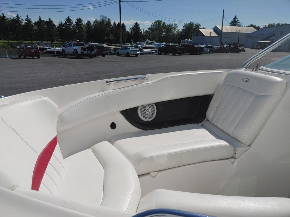 Regal 2200 Bowrider 2005 alt