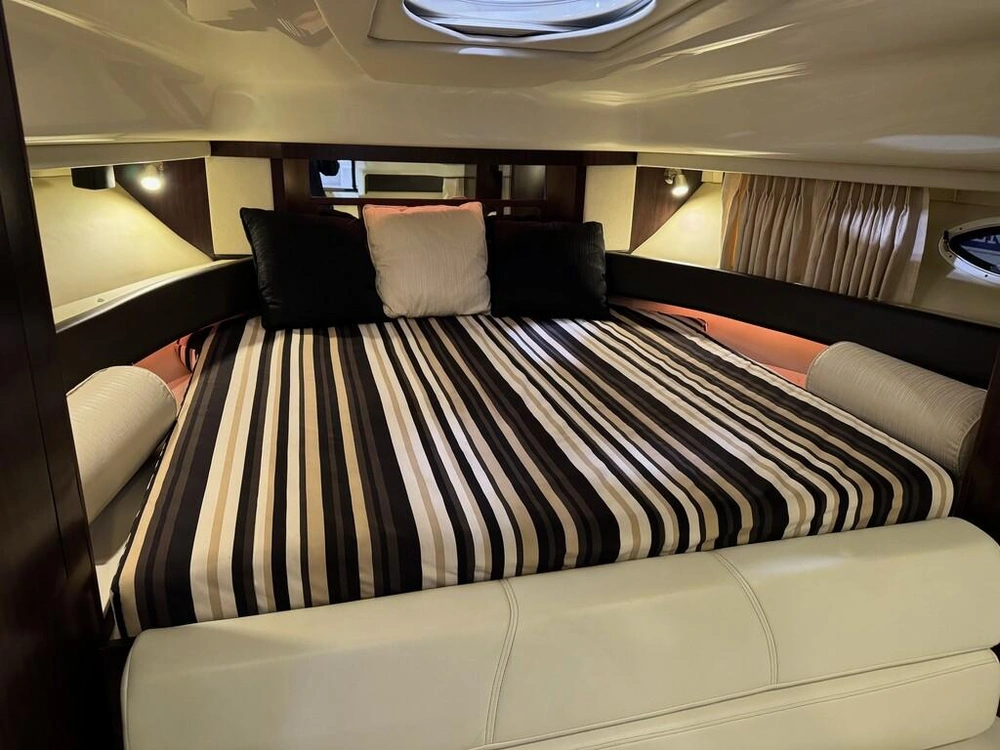 Monterey Boats 355 Sport Yacht 2013 alt