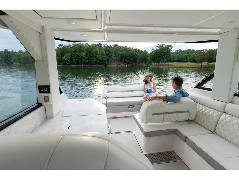 Regal 36 Grande Coupe 2026 alt