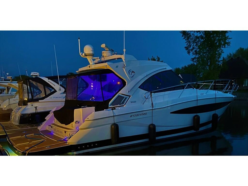 2012 Four Winns V435 alt