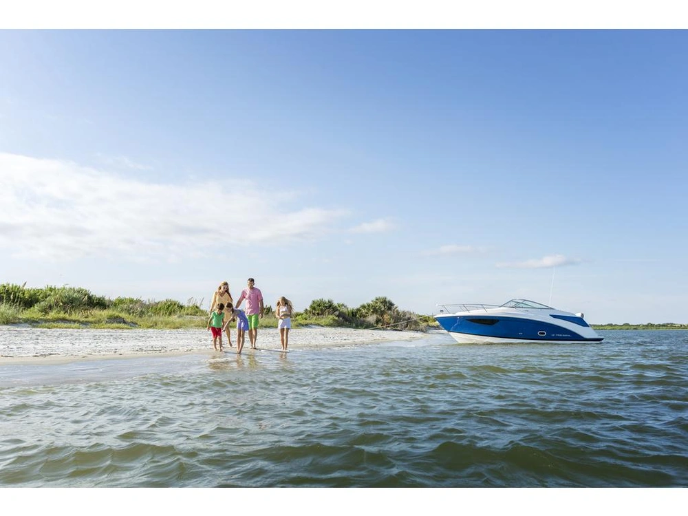 Regal 26 Express Cruiser 2026 alt