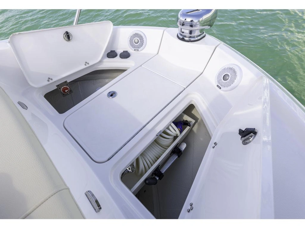 Regal 38 Flybridge 2026 alt