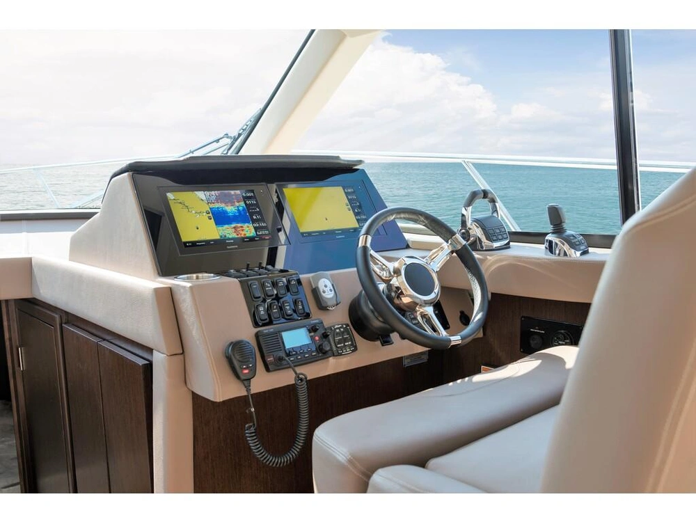 Regal 42 Flybridge 2026 alt