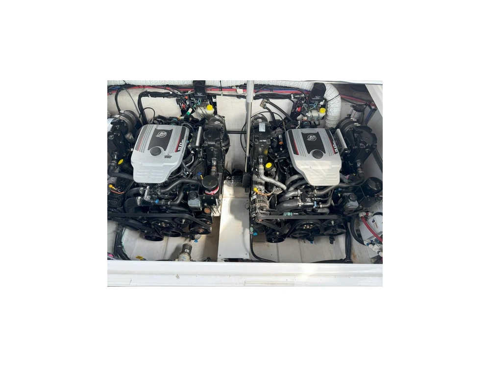 Rinker Boat Co 310 2010 alt