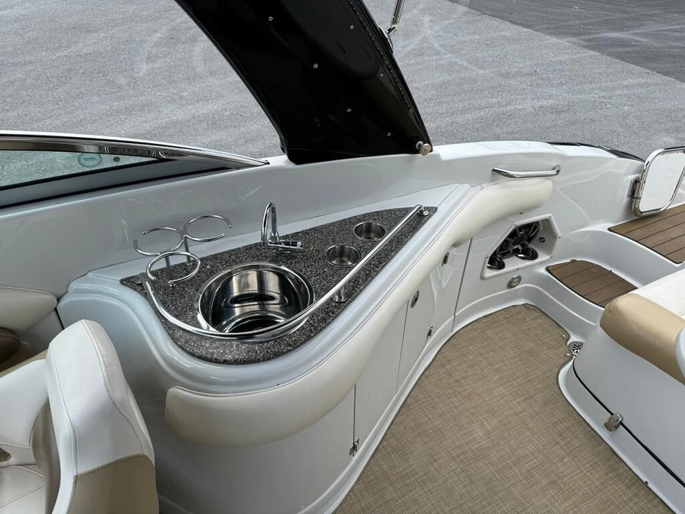 2014 Crownline E6 alt