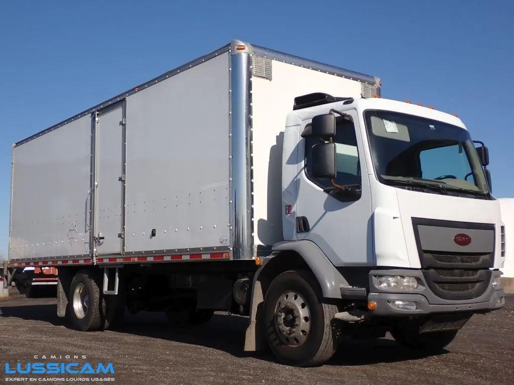 2017 Peterbilt 220 