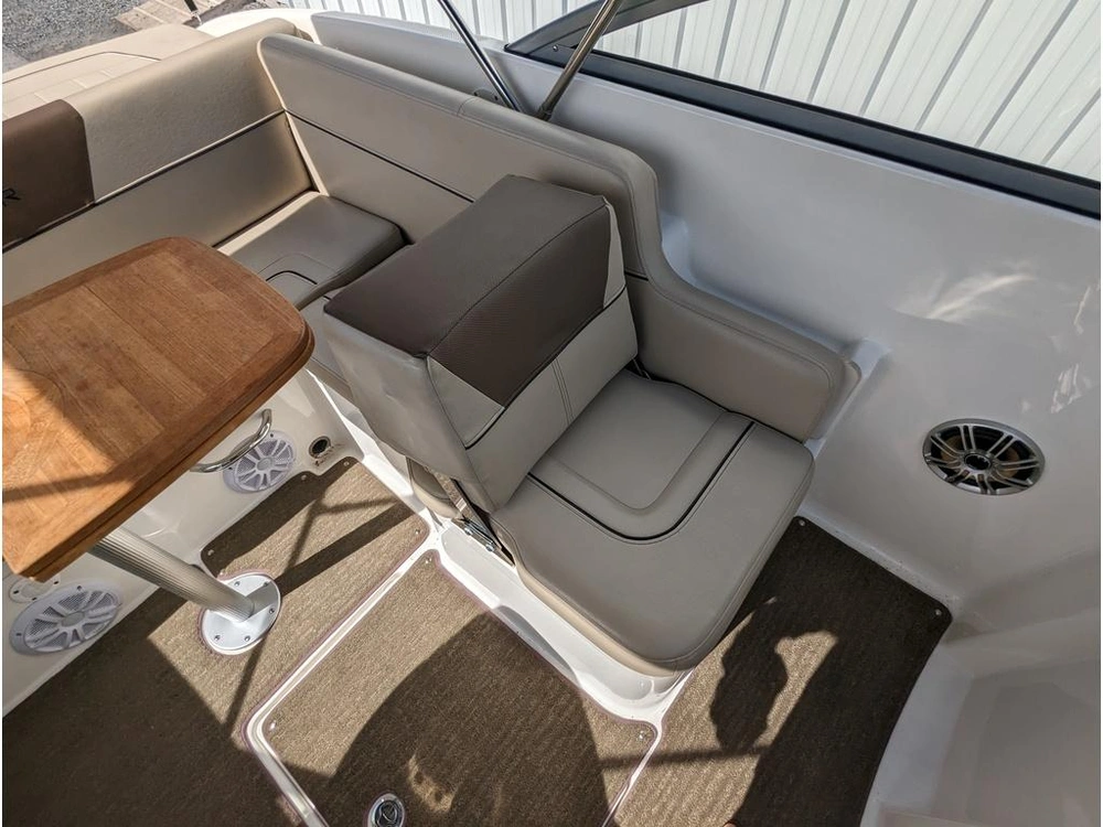 2015 Bayliner 642 Overnighter alt