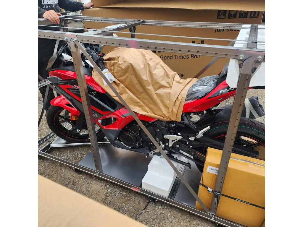 2025 Kawasaki Ninja 500 SE 