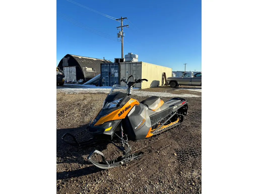2013 Ski-Doo SUMMIT SP 800