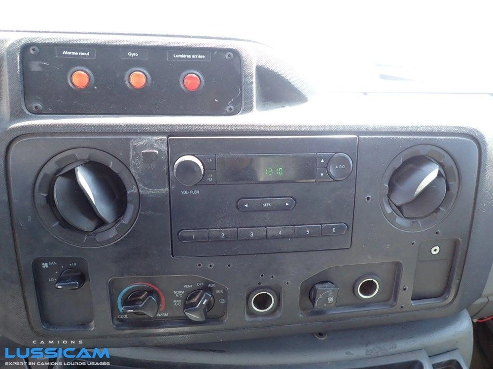 Ford E-450 2013