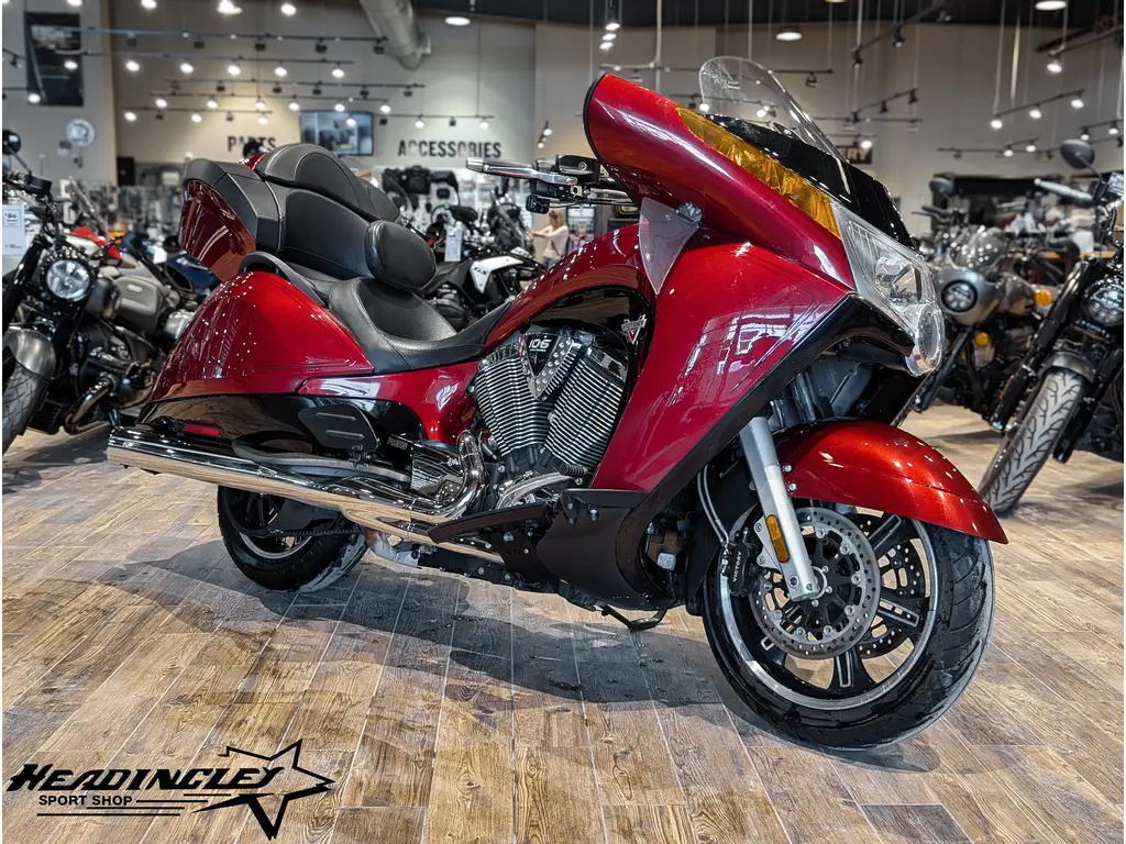 2015 Victory Motorcycles Vision // Sunset Red w/ Black Pinstripe