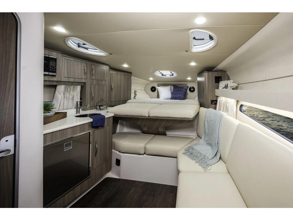Regal 33xo 2026 alt