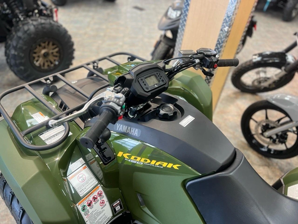 2025 Yamaha Kodiak 450 Dae alt