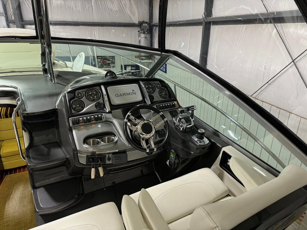 Monterey Boats 355 Sport Yacht 2013 alt