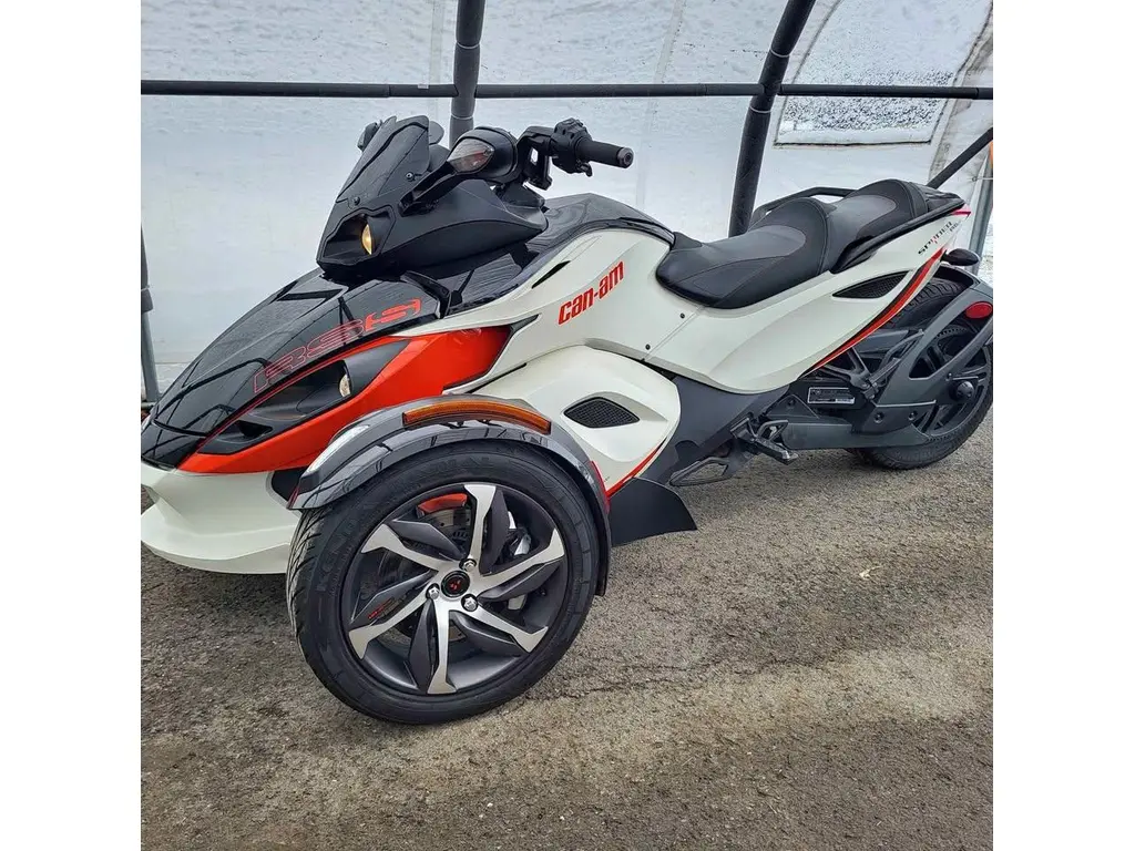 2015 Can-Am SPYDER RSS