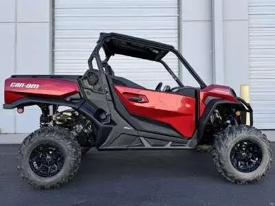 Can-Am COMMANDER XT 700 2025