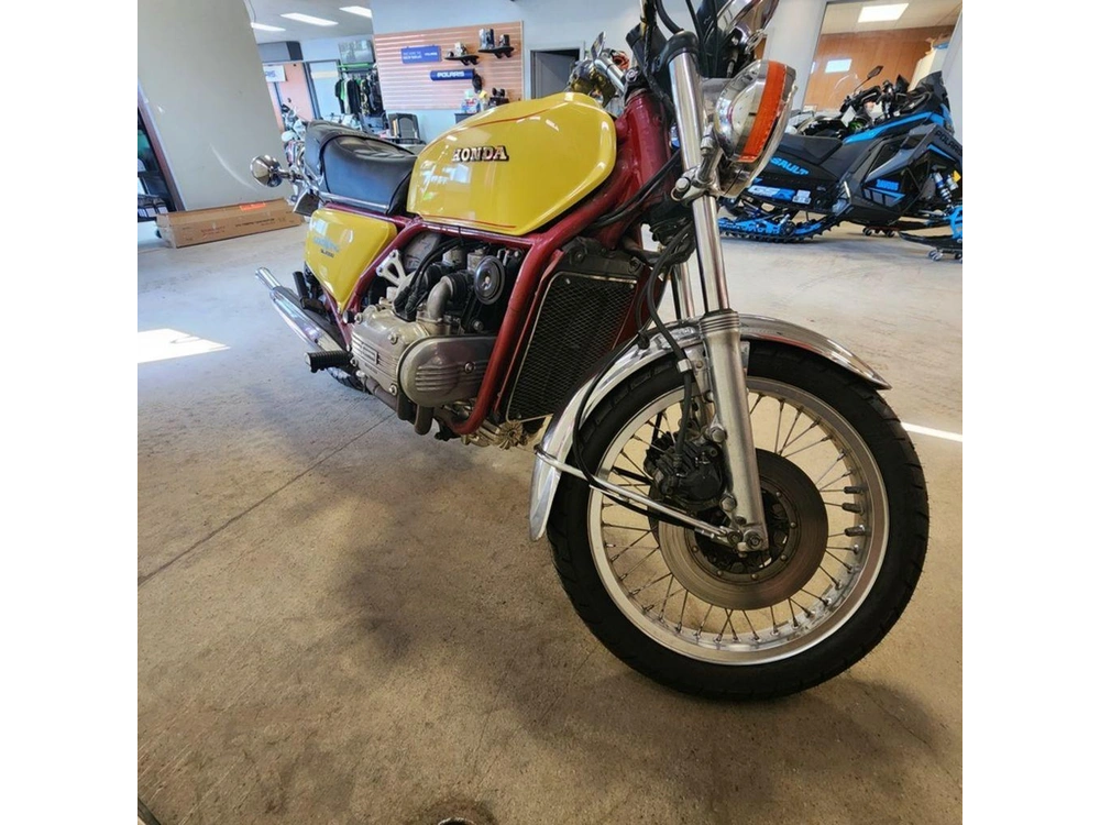 1976 Honda Goldwing alt